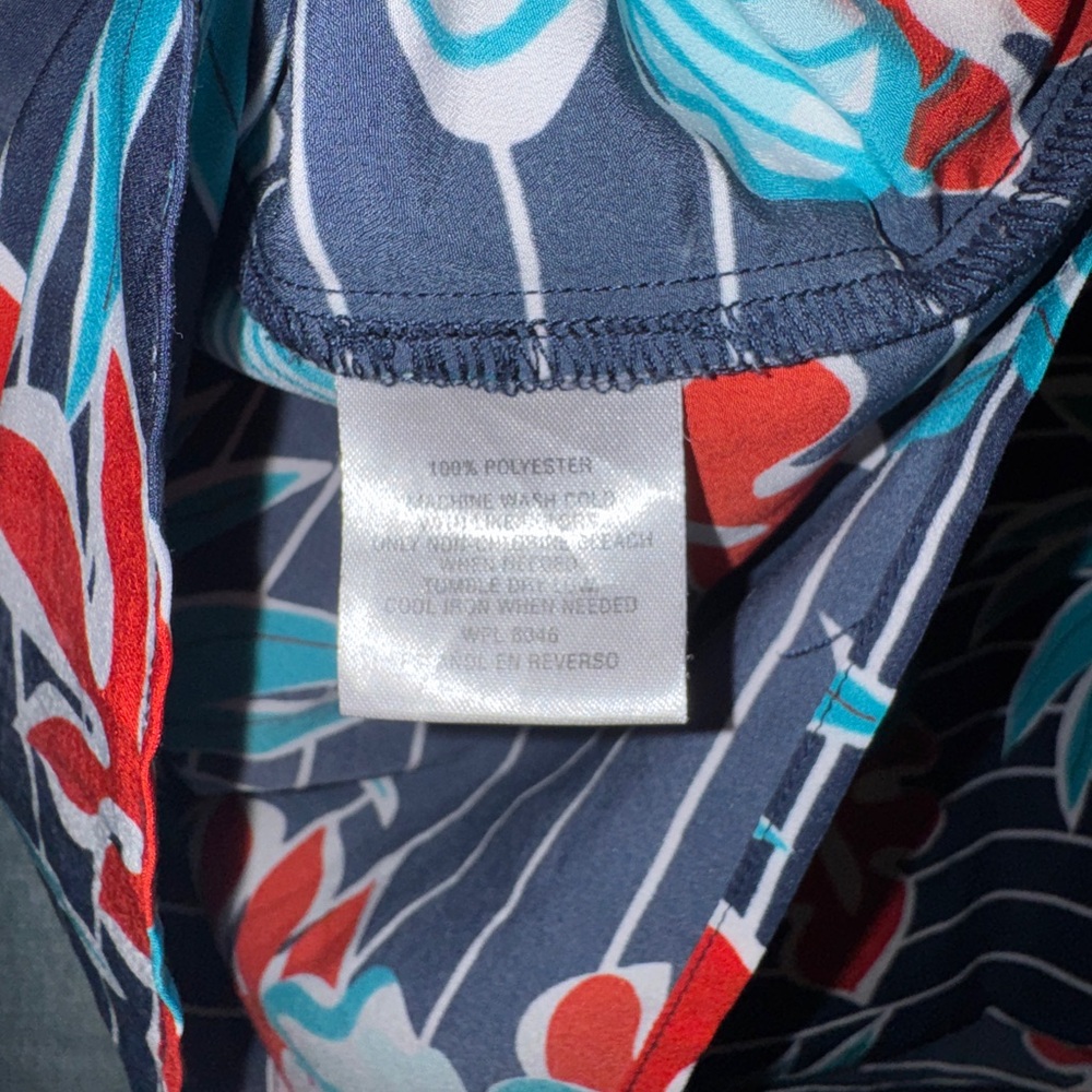 Sleeveless Tropical Floral Button-Front Top - Picture 4 of 4